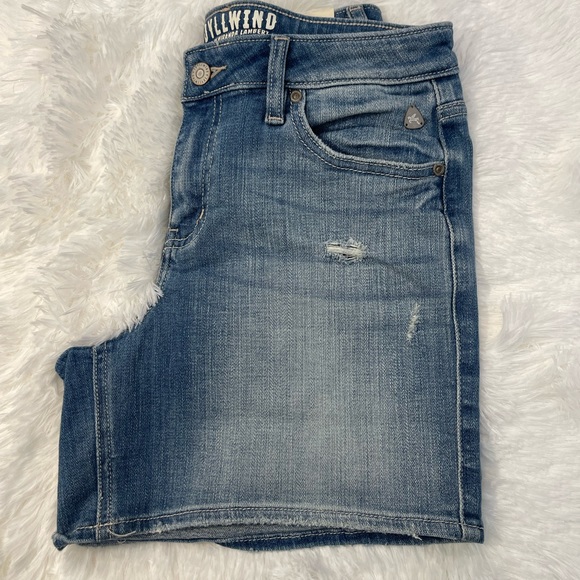 Idyllwind Denim Shorts - Picture 2 of 4